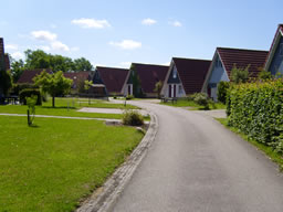Dorfstrasse im Park